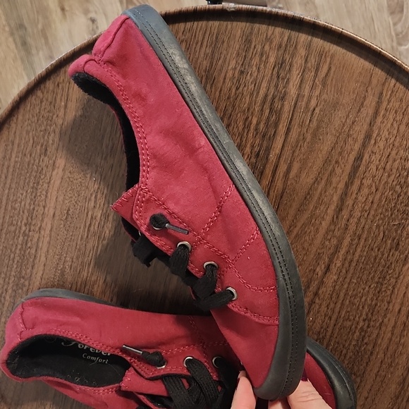 Sneakers - Picture 4 of 4